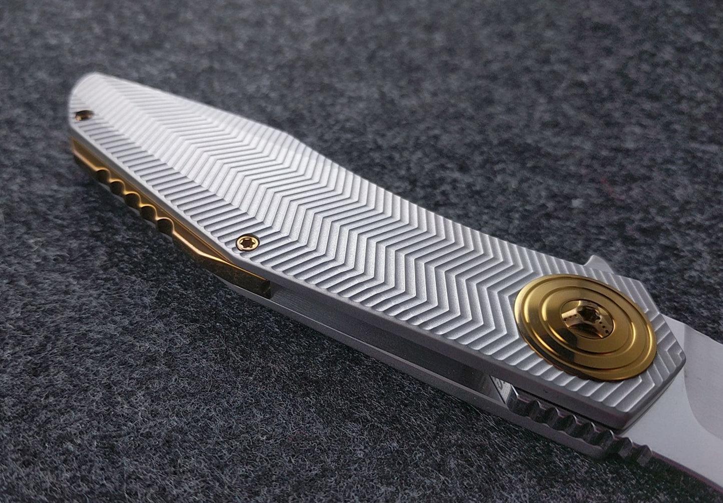 Accomplice Frame Lock<br>Bronze- Polished Discs<br>Backspacer